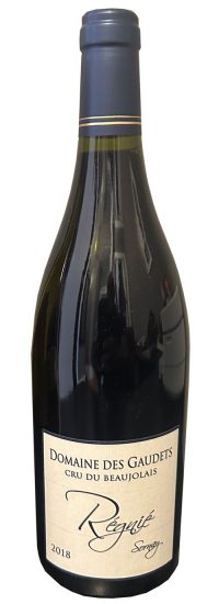 This 100% Gamay has a brilliant red hue with a nose of red fruits like raspberry, strawberries, and redcurrant. Notes of figs, and violets are also present. It is rich in mineral elements, with lite and refined tannins, and good acidity. Pairs well with a country terrine, white meat and charcuterie.